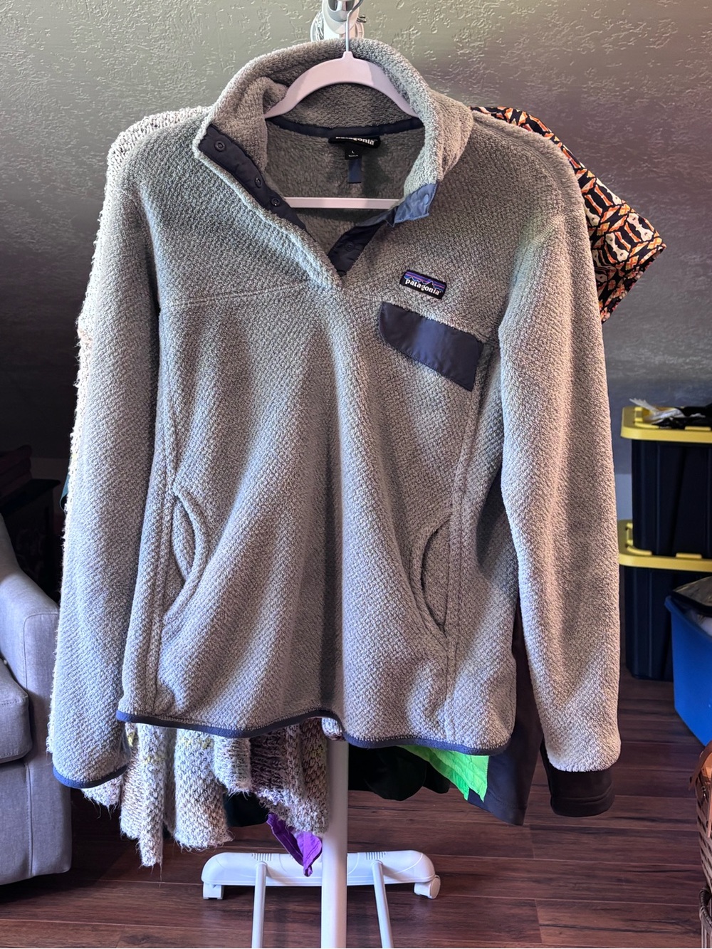 Patagonia Womens Light Gray Fleece Snap Pullover